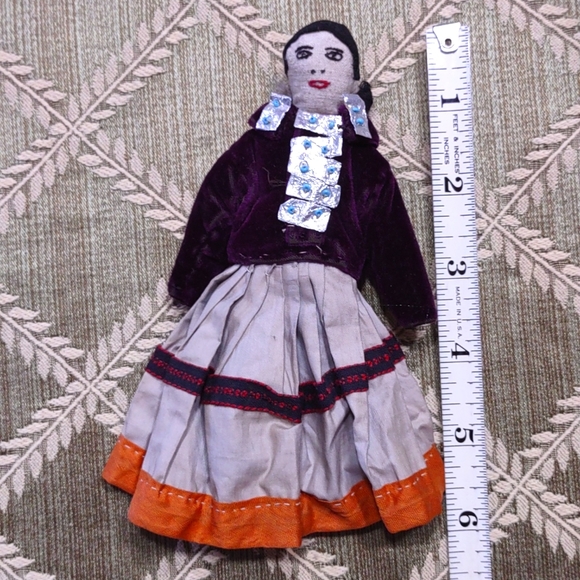 Native American/Indigenous Handmade Female Doll - Picture 5 of 5